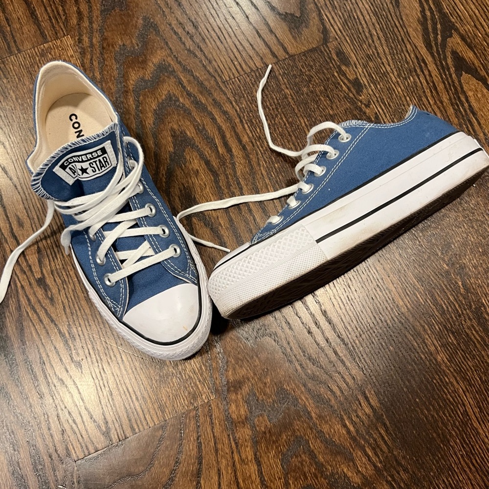 Converse Chuck Taylor All Star Blue Low Top Sneakers Women’s 7.5